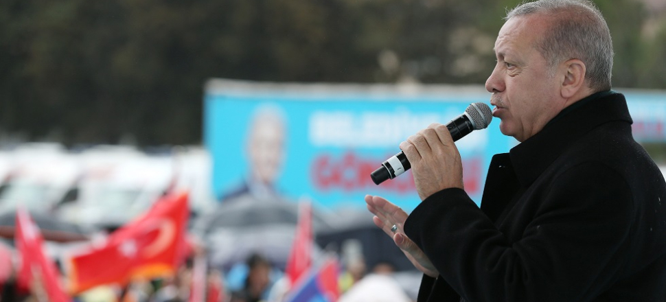 "Birilerine peşkeş çekiliyor!"