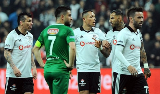 Medel-Quaresma kavgası Şili'de manşetlerde!