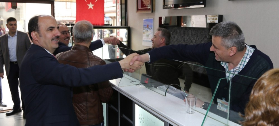 Konya'da Uğur İbrahim Altay ve Kavuş Bedesten esnafıyla buluştu