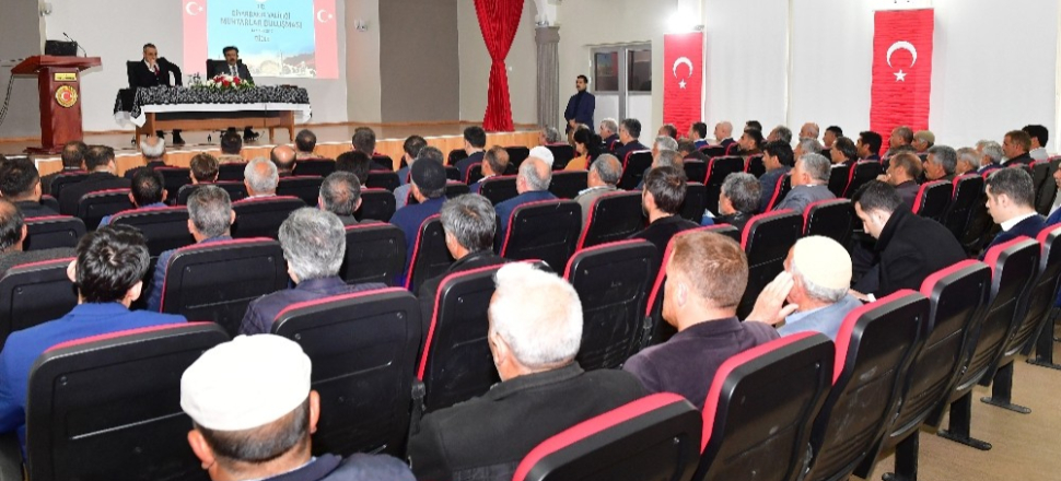 Diyarbakır'da Vali Hasan Basri Güzeloğlu, Dicle’de kanaat önderleri ile buluştu