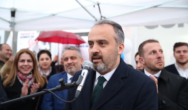 Bursa'da Alinur Aktaş: “Hizmetçilik yapmaya geliyorum”
