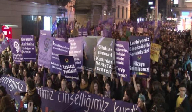 8 Mart protestocularından özür dileyenlere çıkıştı