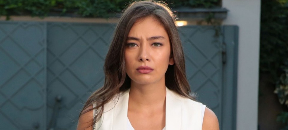 Neslihan Atagül'den sıfır makyajlı paylaşım!