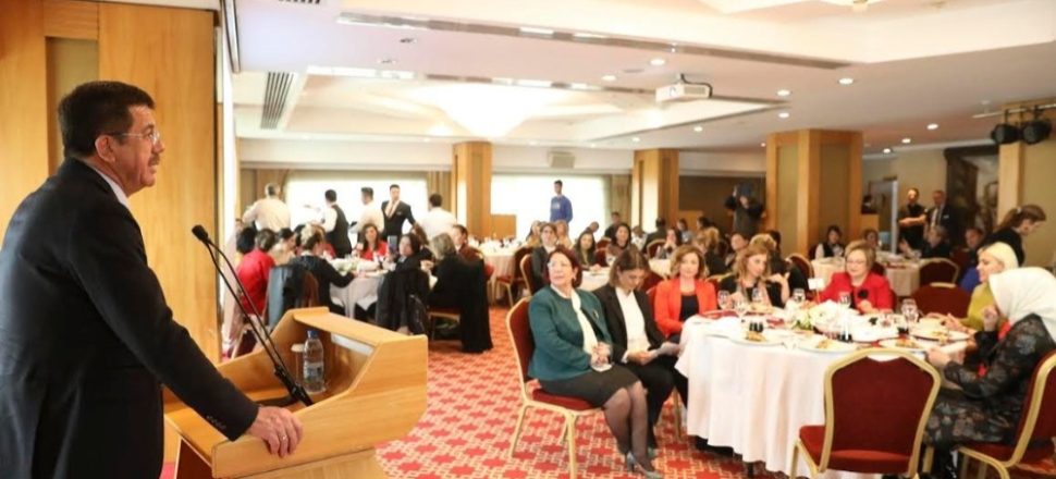 İzmir'de Nihat Zeybekci, KADER üyeleriyle buluştu