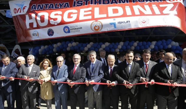 Antalya'da Menderes Türel, Antalya İş Fuarı’nı açtı