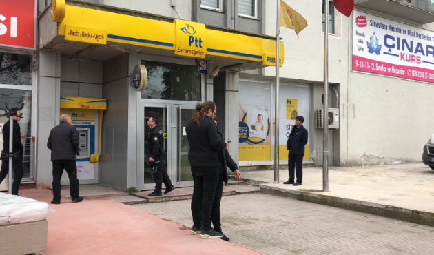 Silahlı şahıs, PTT'yi işte böyle soydu...