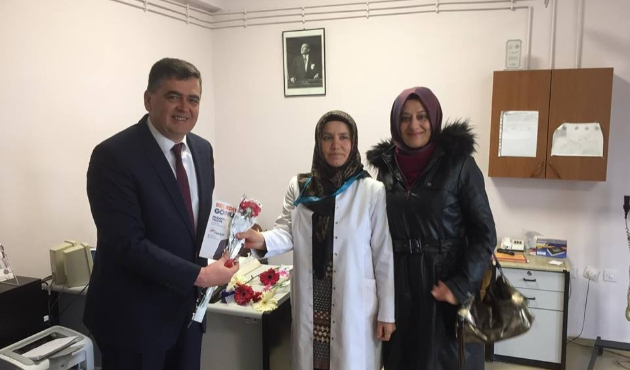 Bilecik'te Başkan Muzaffer Yalçın, sağlık çalışanlarının gününü kutladı