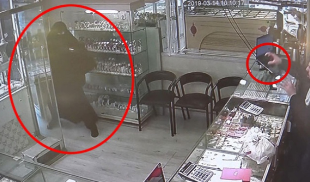 Pompalıyla geldi bant kesiciyi görüp kaçtı!