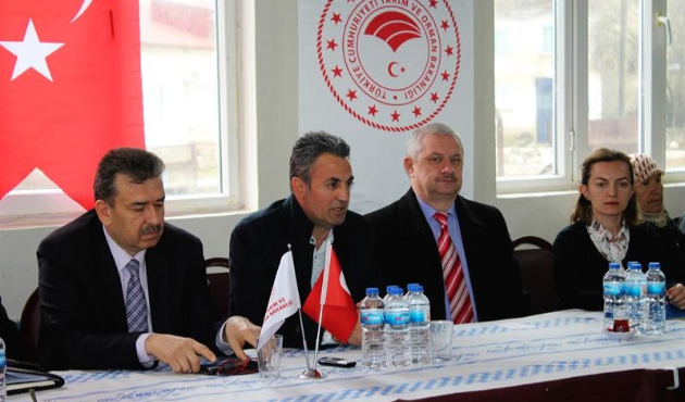 Bilecik'te İl Müdürü Necmettin Yoldaş, çiftçilerle buluşmayı sürdürüyor