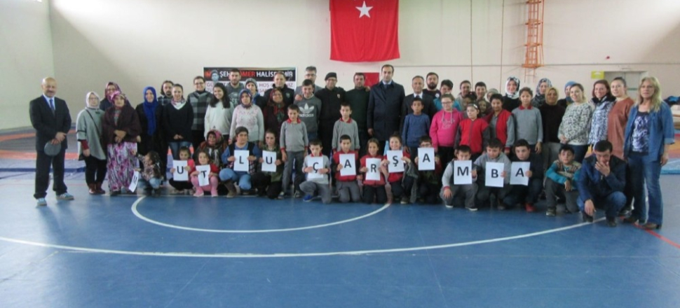 Balıkesir'de Murat Atıcı, özel öğrenciler ile spor yaptı