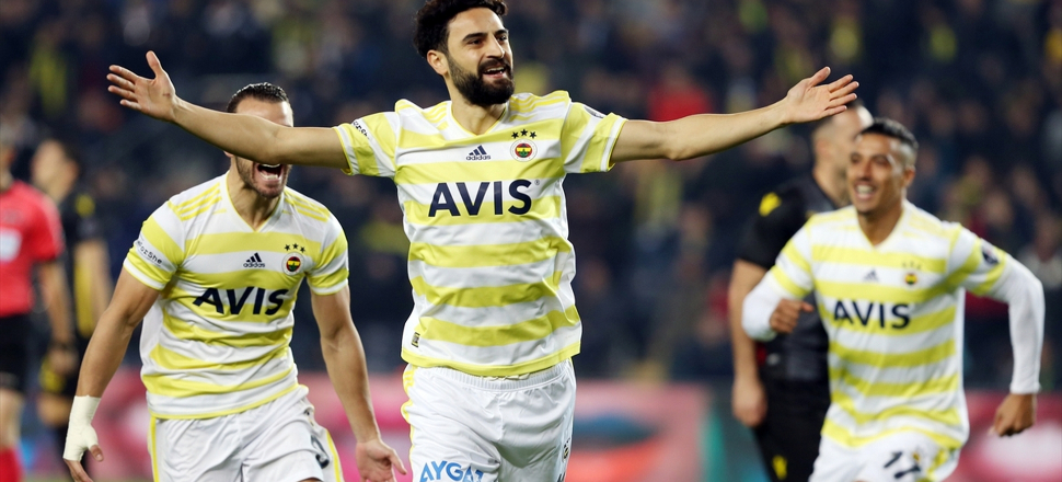 Mehmet Ekici'den hayat öpücüğü!
