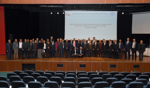 Mersin'de Başkan Burhanettin Kocamaz, meclis üyeleriyle vedalaştı