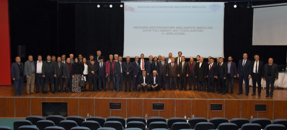 Mersin'de Başkan Burhanettin Kocamaz, meclis üyeleriyle vedalaştı