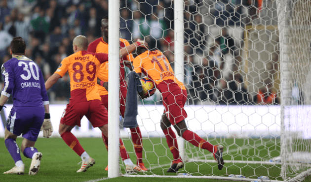 Galatasaray kazandı ama 2 ismi kaybetti!