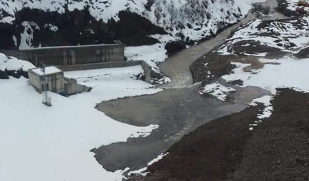 Sızıntı başladı, 12 ev tahliye edildi...