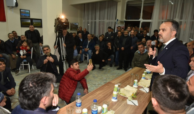 Bursa'da Başkan Alinur Aktaş’a şiir sürprizi