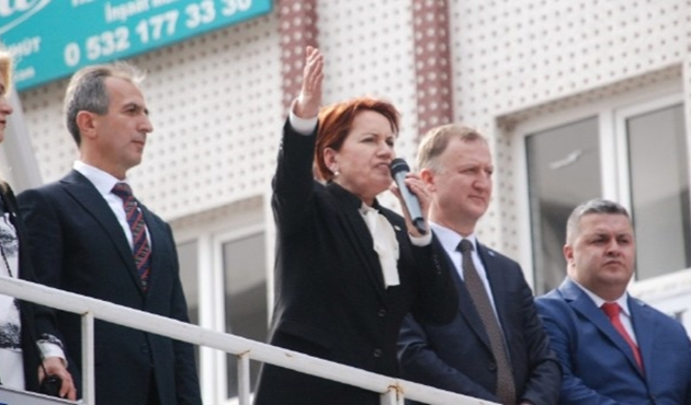 Bursa'da Meral Akşener: Biz ekonomiyi konuşmaya devam edeceğiz