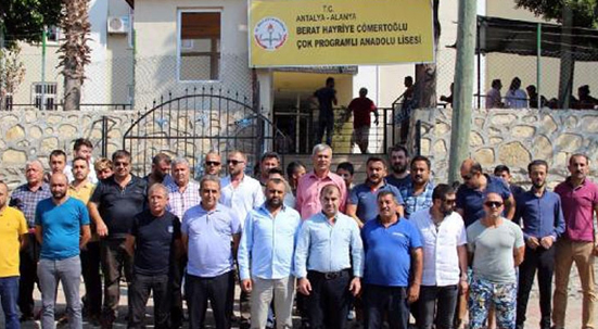 Okulda şehit fotoğrafları indirildi tartışması