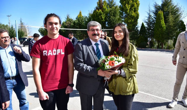 Bilecik'te Nihat Can öğretmen ve öğrencilerle buluştu