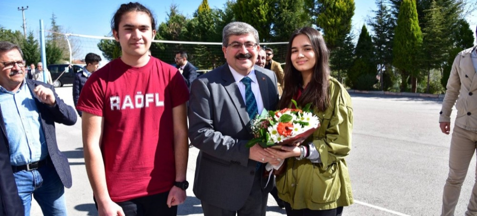 Bilecik'te Nihat Can öğretmen ve öğrencilerle buluştu