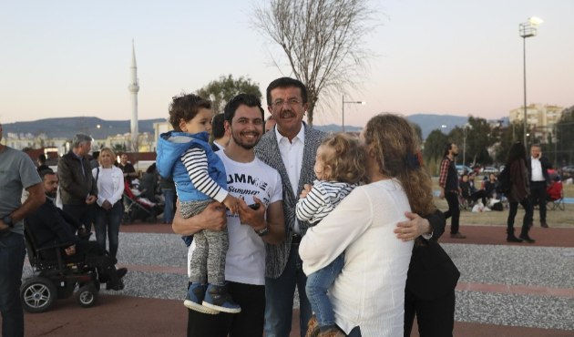İzmir'de Nihat Zeybekci: "Kimsenin yaşantısına müdahale edilmeyecek"