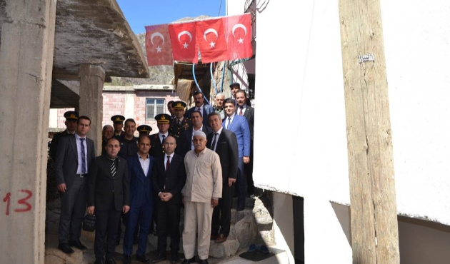 Batman'da Kaymakam Abdullah Özadalı, şehit yakınlarıyla buluştu