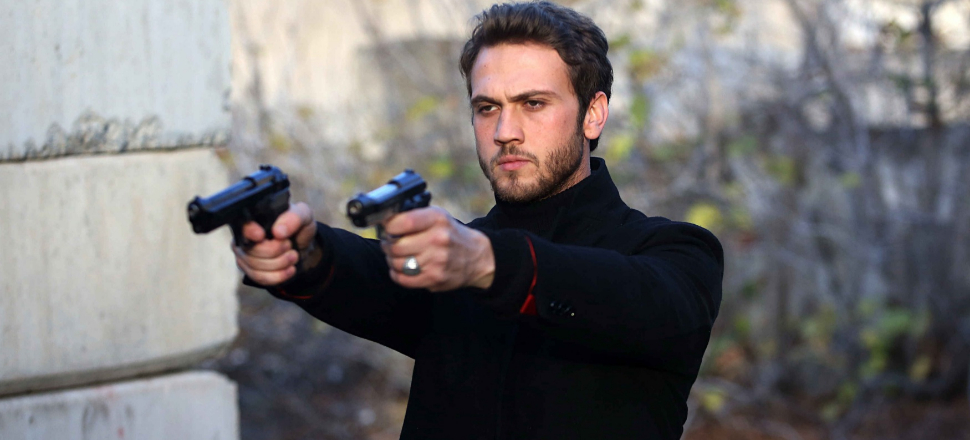 Ünlü oyuncudan Aras Bulut İynemli'ye 'Çukur' göndermesi!