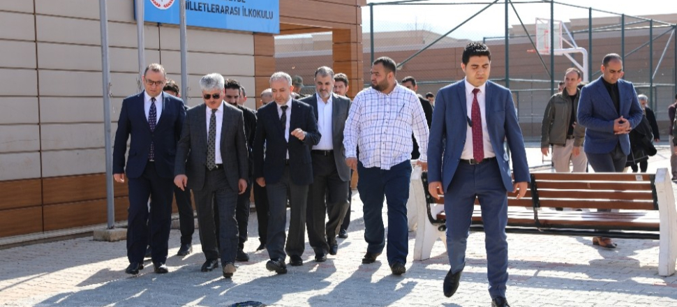 Hatay'da Vali Rahmi Doğan Reyhanlı Eğitim Köyü’nü ziyaret etti