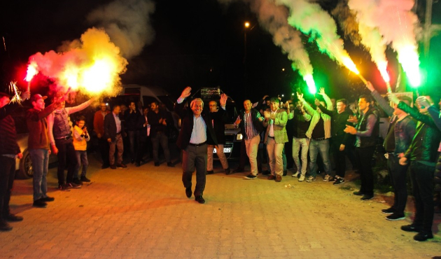 Bilecik'te Başkan Münir Şahin, köyünde coşkuyla karşılandı