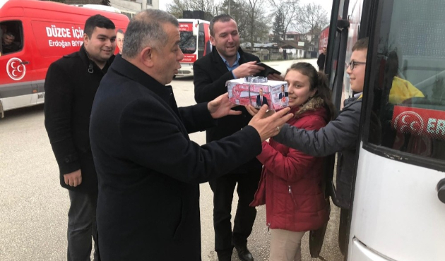 Düzce'de Başkan Adayı Erdoğan Bıyık’a en anlamlı hediye
