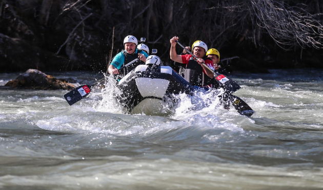 Tunceli'de Bakan Mustafa Varank'tan Munzur'da 'nevruz' raftingi