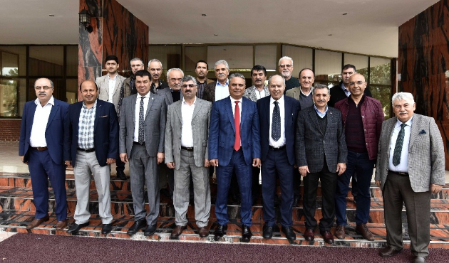 Antalya'da Başkan Ümit Uysal, ‘Helal etmeyeceğiniz yere paranızı harcamadık’