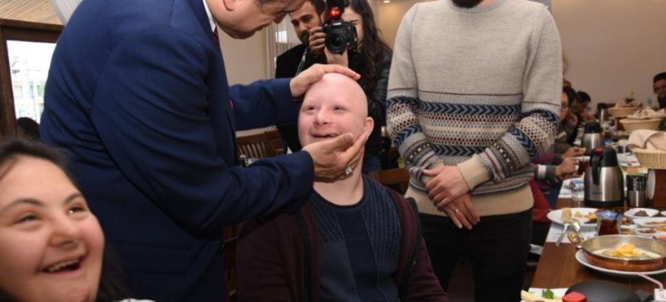 Aydın'da Başkan Haluk Alıcık; “Gerçek dostlar kromozom saymaz”