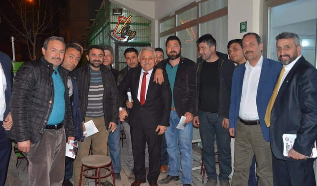 Bursa'da Ayhan Özbek: “Gençler değişimden yana”