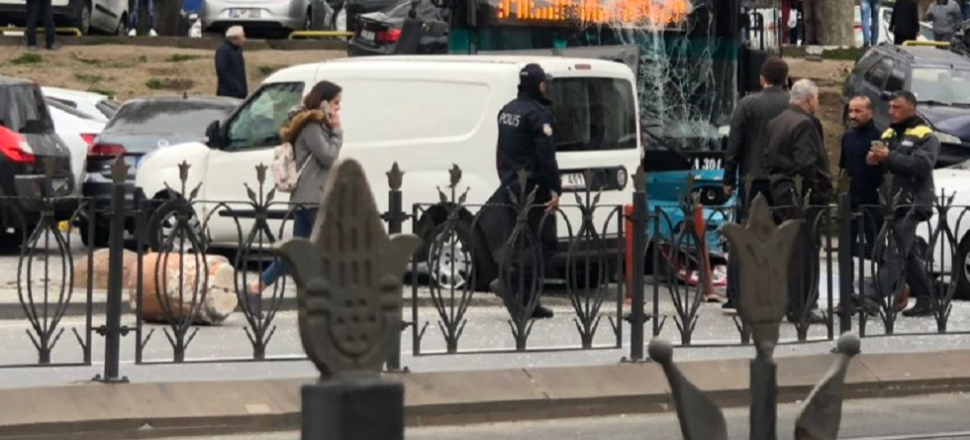 Beyazıt'taki otobüs kazası kamerada!