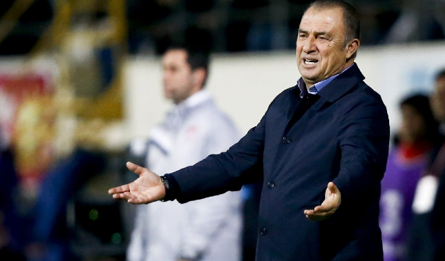 Galatasaray'da iki ismin üzeri çizildi!