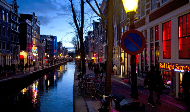 Amsterdam'da 'Kırmızı Fener Sokağı'na yasak!