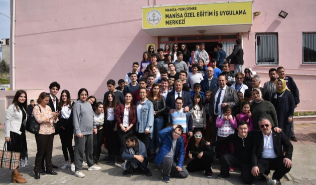 Manisa'da Başkan Mehmet Çerçi özel çocuklar ve yaşlılar ile buluştu