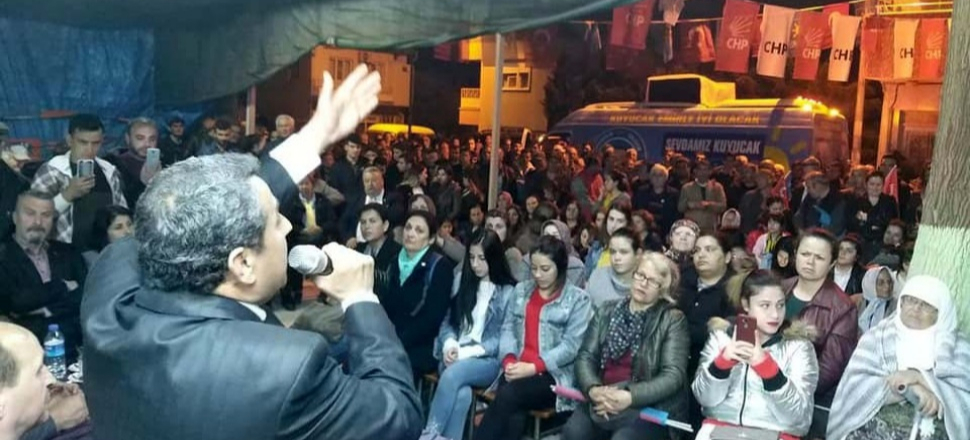 İP'in başkan adayı İstiklal marşını okuyamadı!