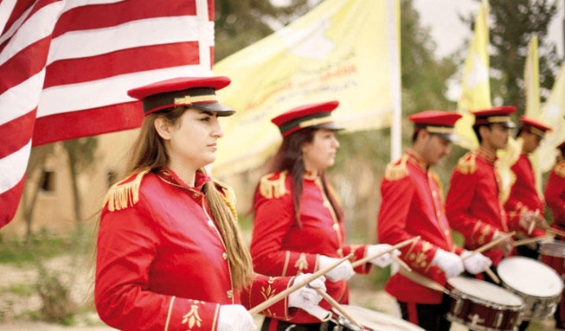 YPG’nin liderlik ettiği SDG bandosu ABD Milli Marşı'nı çaldı!