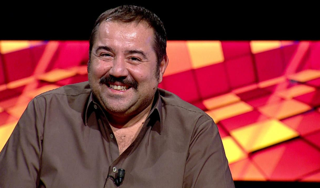 Ata Demirer'den öpücüklü, taytlı selfie!