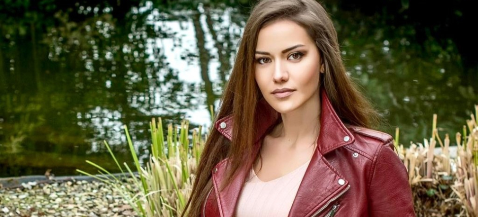 Fahriye Evcen'den hayranlarına büyük müjde!