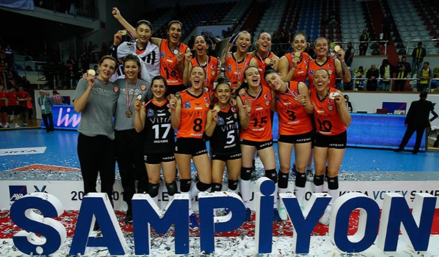 Kupa Voley'de şampiyon Eczacıbaşı Vitra...