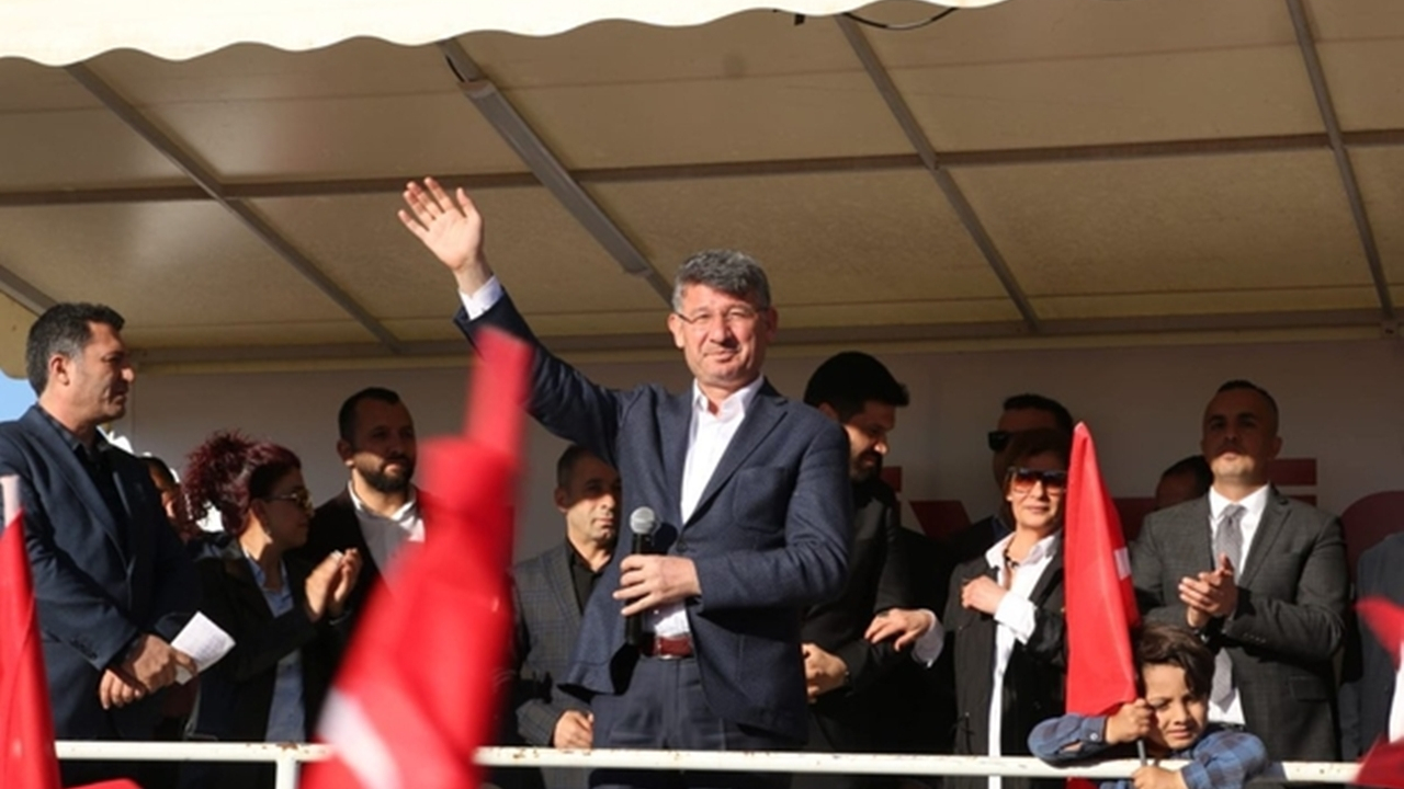 Adana'da Fikret Yeni: "Destek sizden, hizmet bizden"