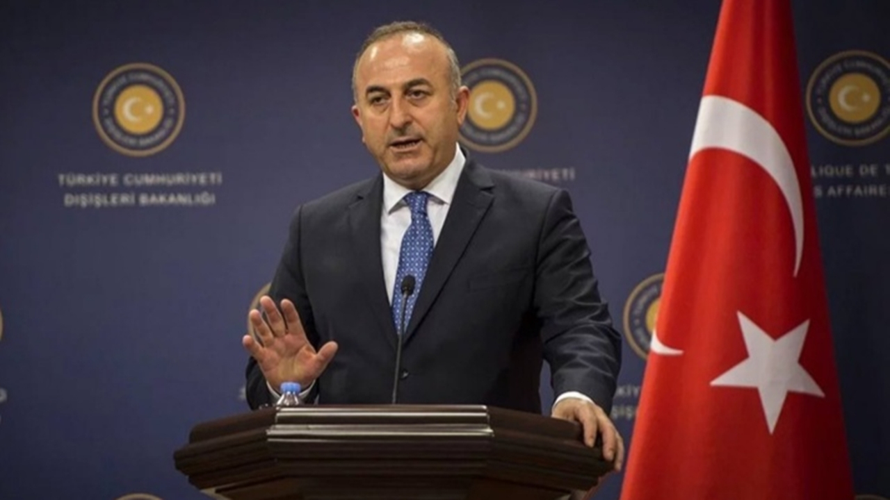 Bakan Çavuşoğlu kurtarılan Türk gemicilerle konuştu!