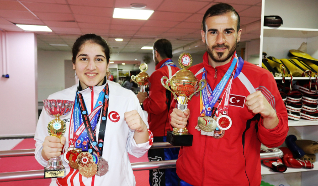 Kick boksta Diyarbakır’ın gururu oldular!