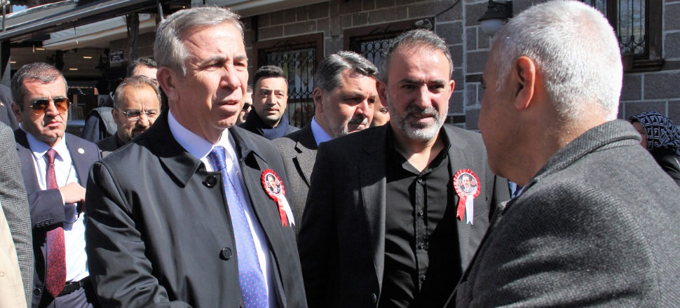 Mansur Yavaş'a, Yazıcıoğlu'nun kabri başında şok!