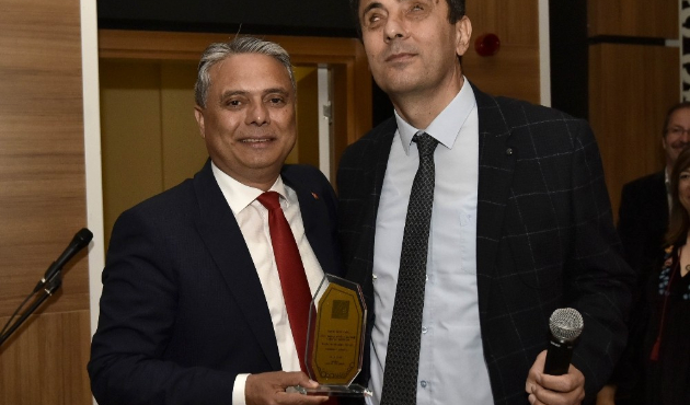 Antalya'da Başkan Ümit Uysal, Aşık Veysel gecesine katıldı