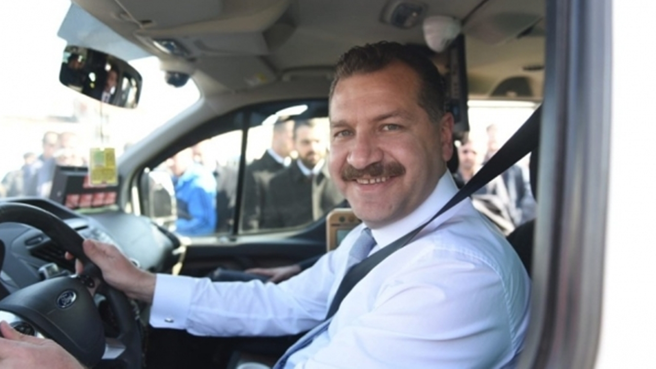 Balıkesir'de Yücel Yılmaz, "Direksiyon ehline emanet"