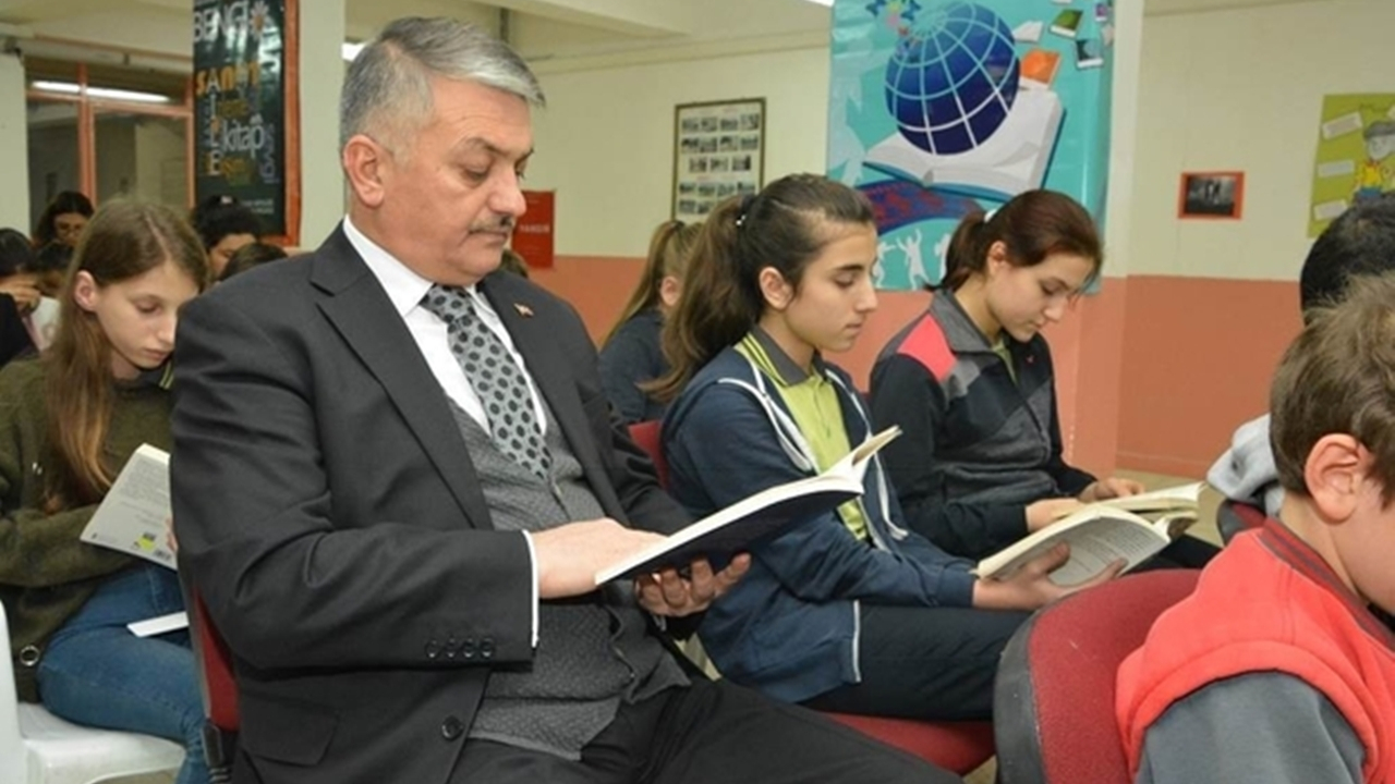 Balıkesir'de Vali Ersin Yazıcı’dan, Kütüphane haftası mesajı